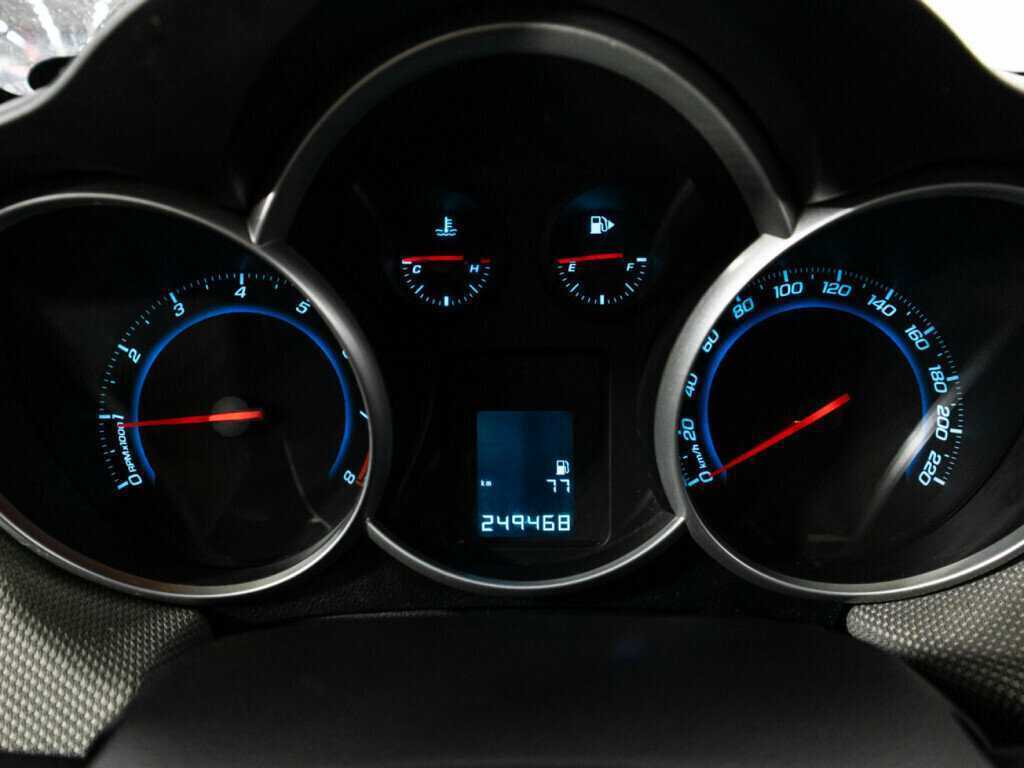 Купить Chevrolet Cruze с пробегом. Фото: #11