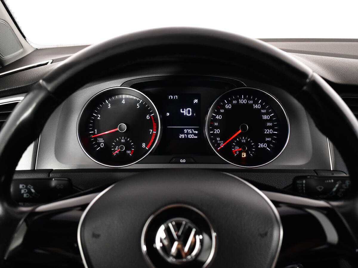 Купить Volkswagen Golf с пробегом. Фото: #10
