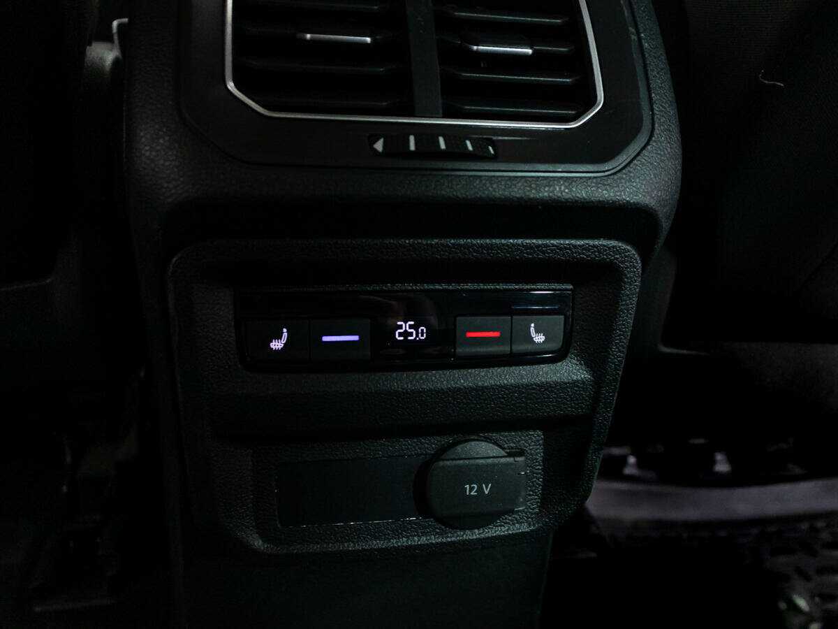 Купить Volkswagen Tiguan с пробегом. Фото: #21