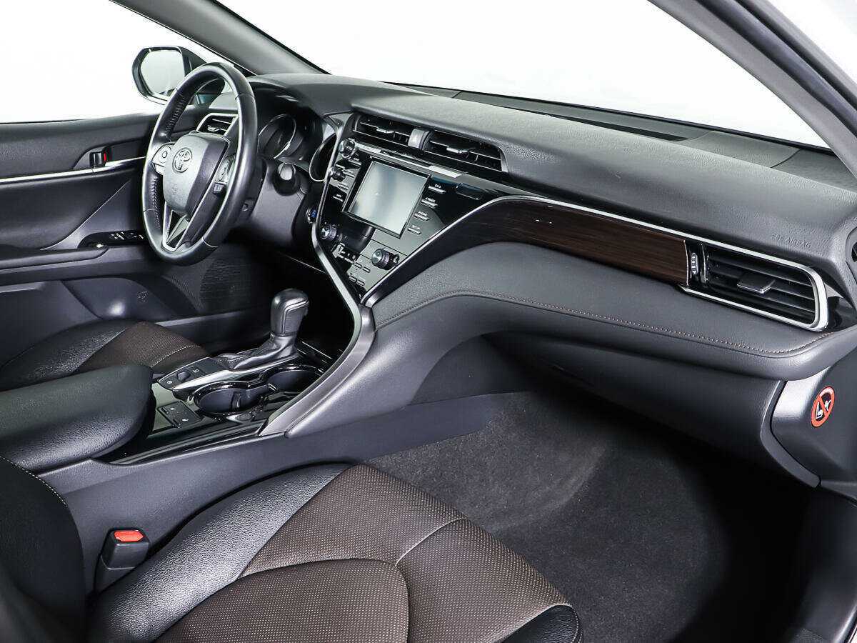Купить Toyota Camry с пробегом. Фото: #8