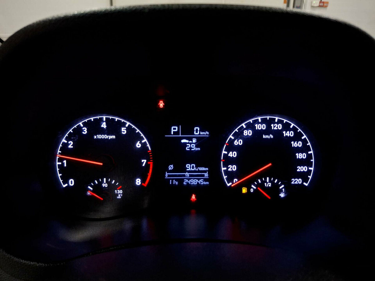 Купить Hyundai Solaris с пробегом. Фото: #12