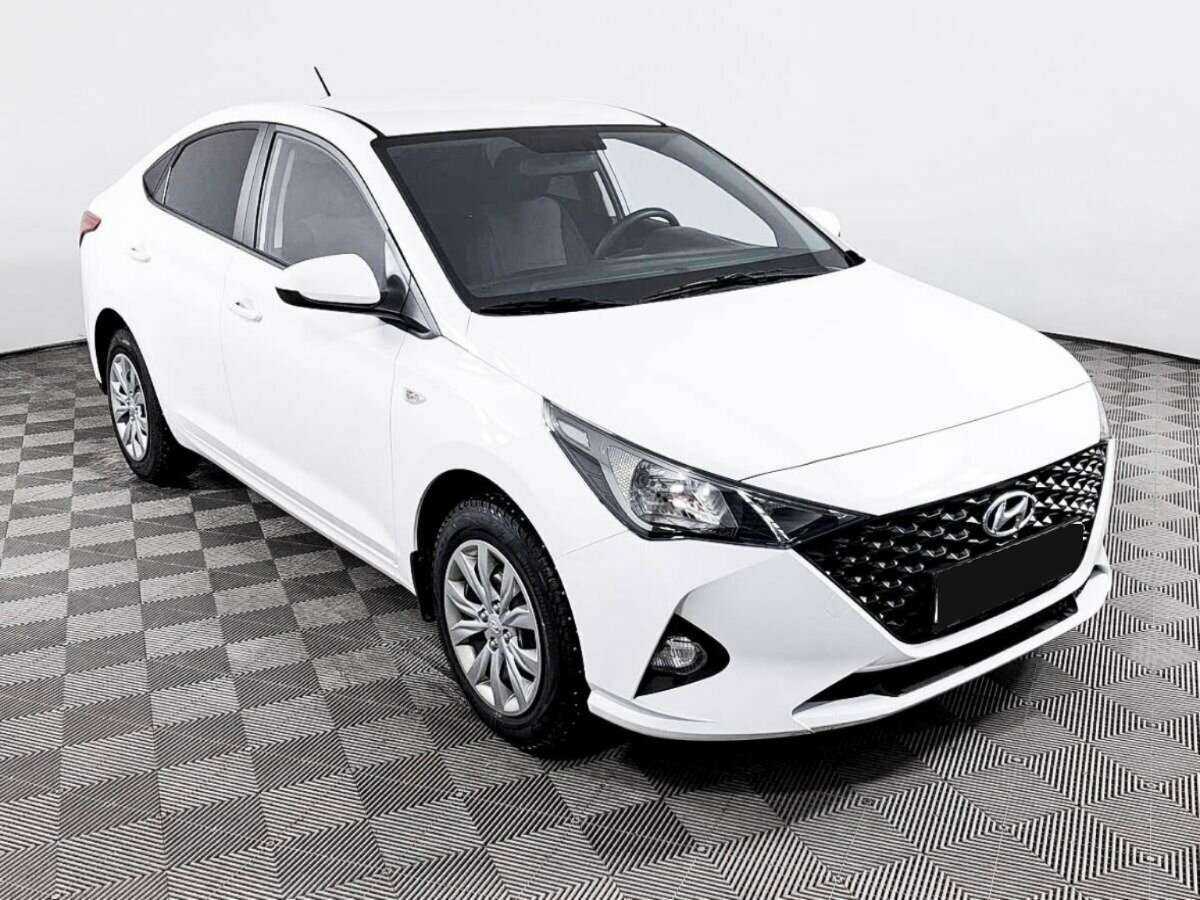 Купить Hyundai Solaris с пробегом. Фото: #2