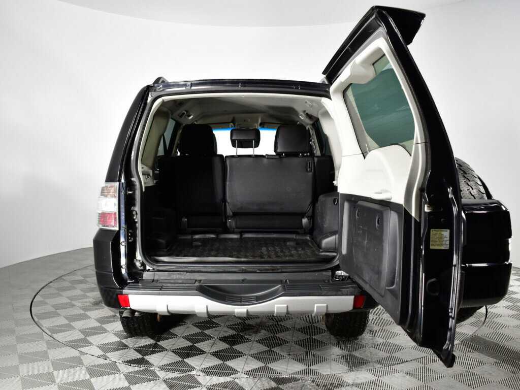 Купить Mitsubishi Pajero с пробегом. Фото: #16