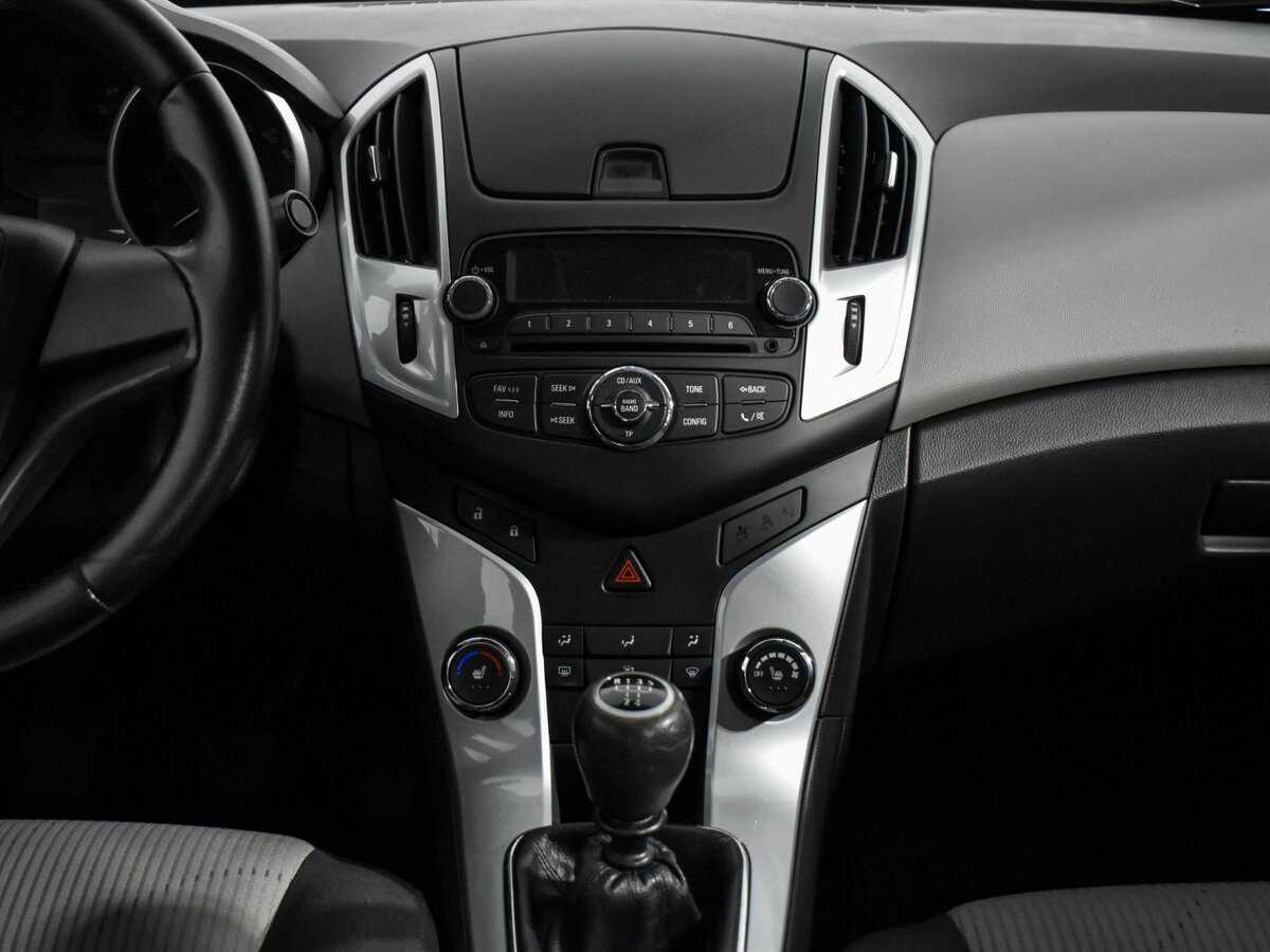 Купить Chevrolet Cruze с пробегом. Фото: #13