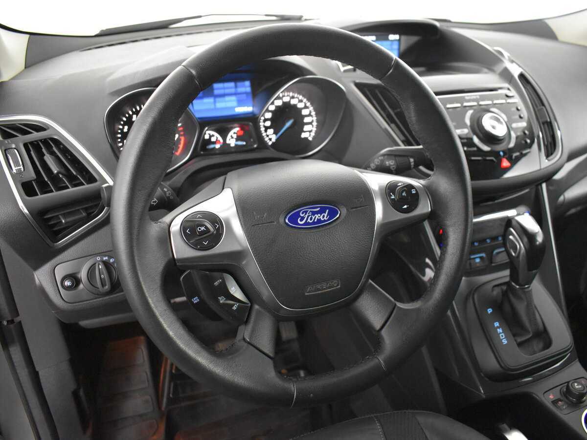 Купить Ford Kuga с пробегом. Фото: #7