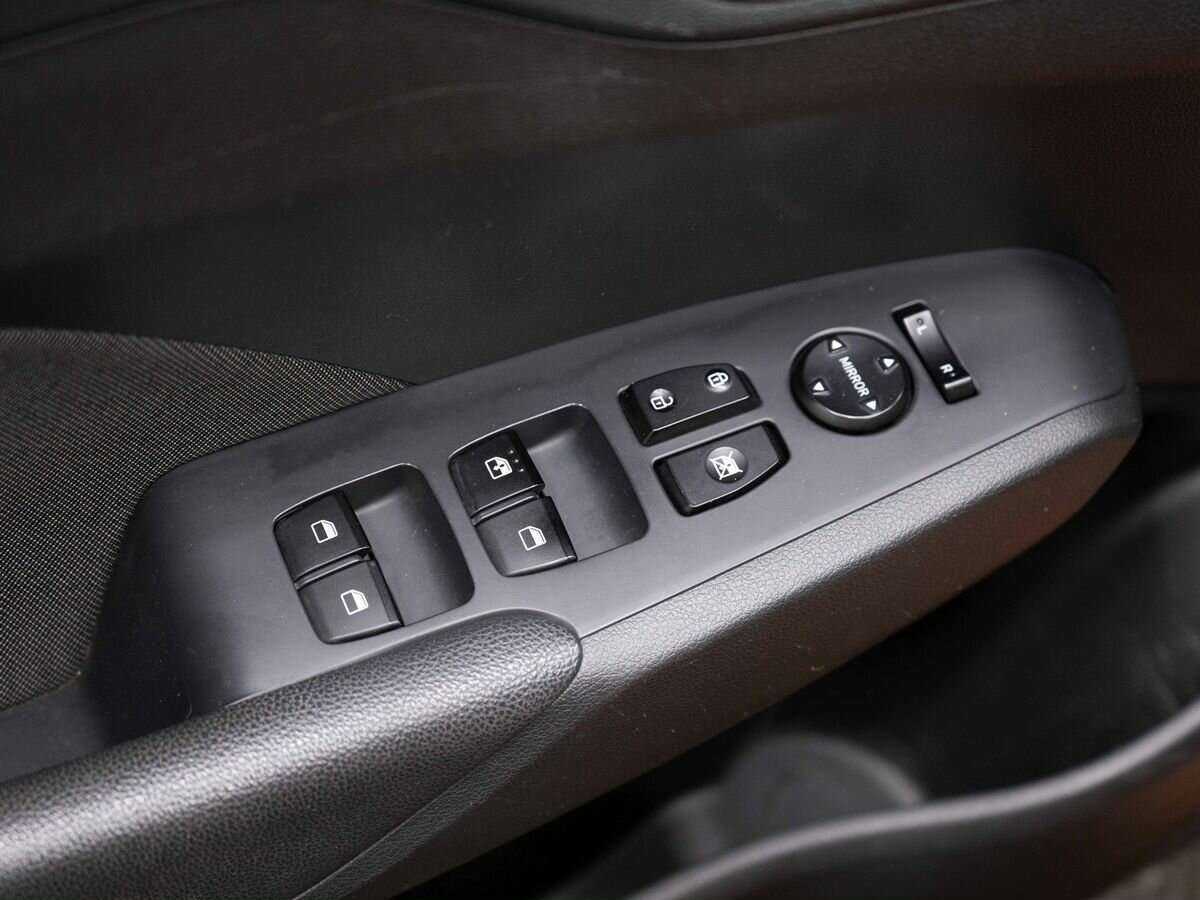 Купить Hyundai Solaris с пробегом. Фото: #17