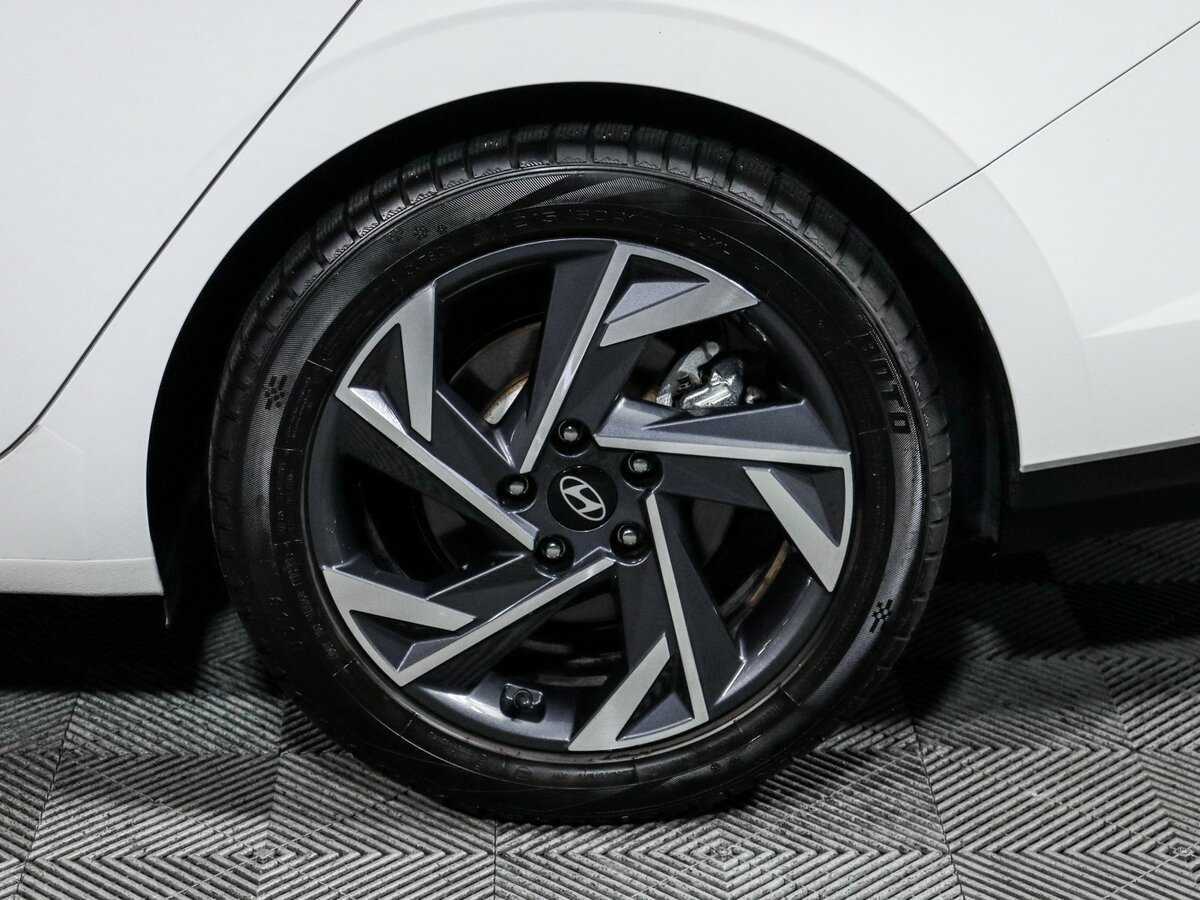 Купить Hyundai Elantra с пробегом. Фото: #11