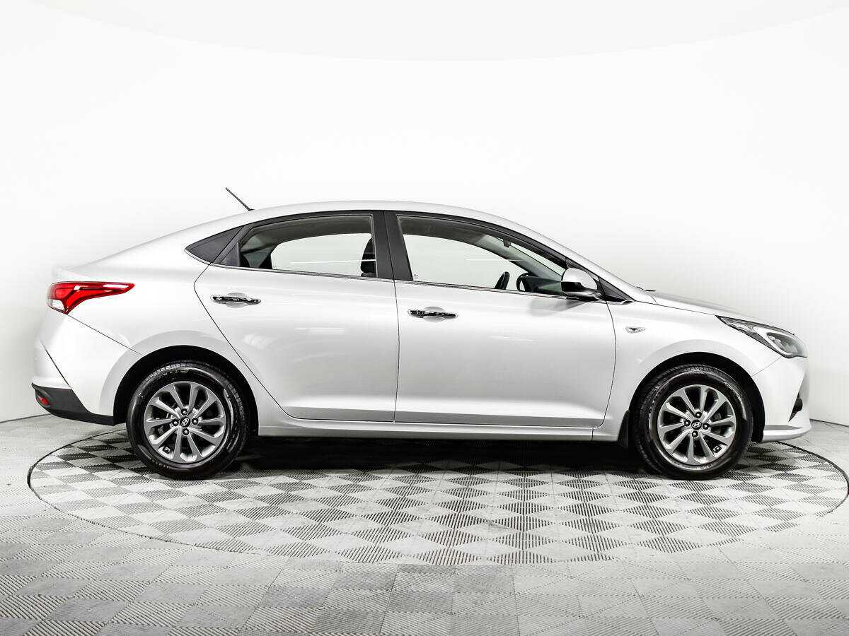 Купить Hyundai Solaris с пробегом. Фото: #3