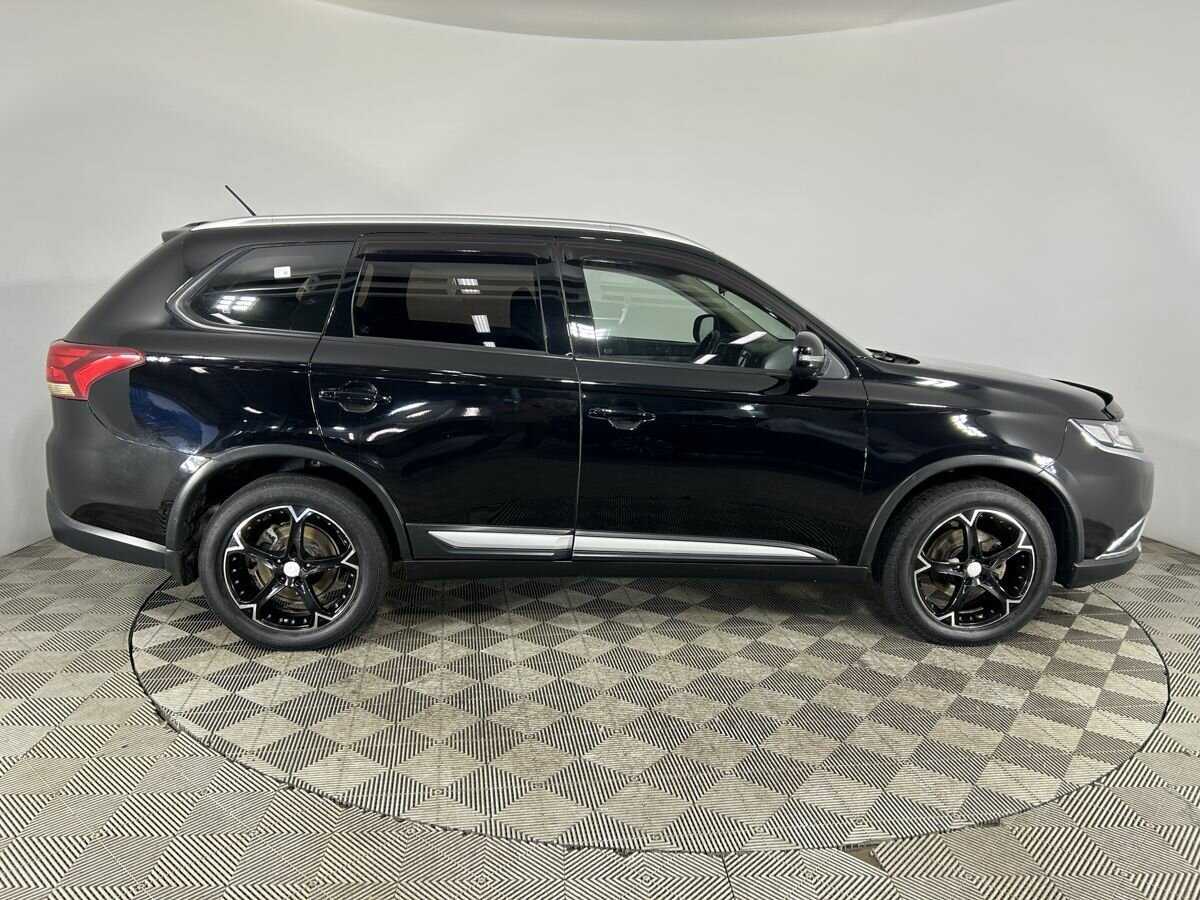 Купить Mitsubishi Outlander с пробегом. Фото: #3