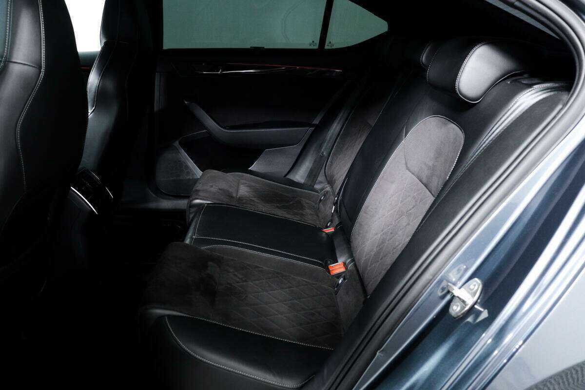 Купить Skoda Superb с пробегом. Фото: #11