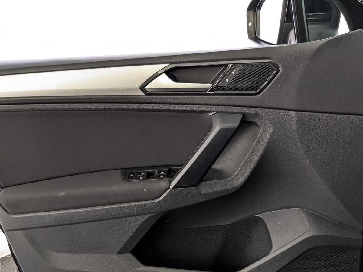 Купить Volkswagen Tiguan с пробегом. Фото: #16