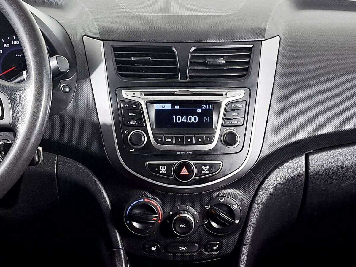 Купить Hyundai Solaris с пробегом. Фото: #11