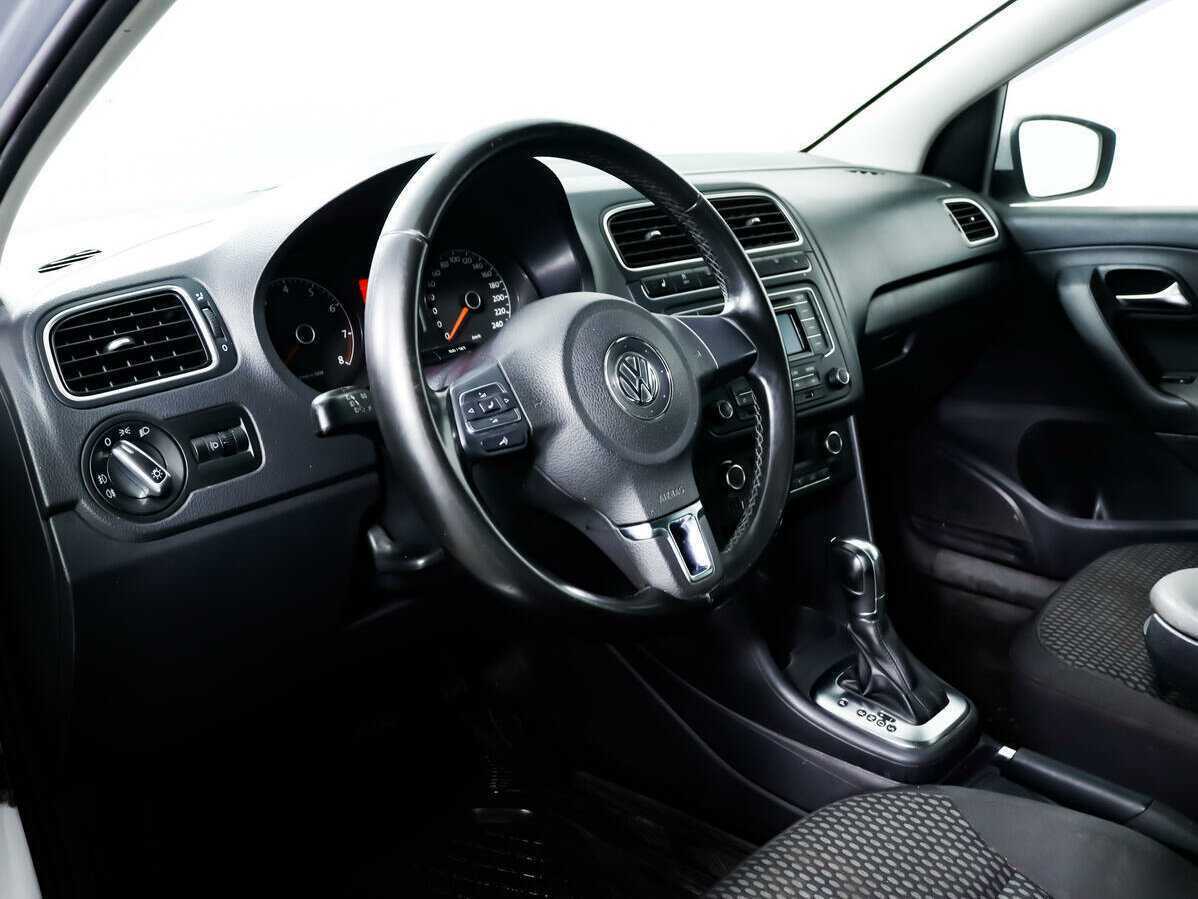 Купить Volkswagen Polo с пробегом. Фото: #12