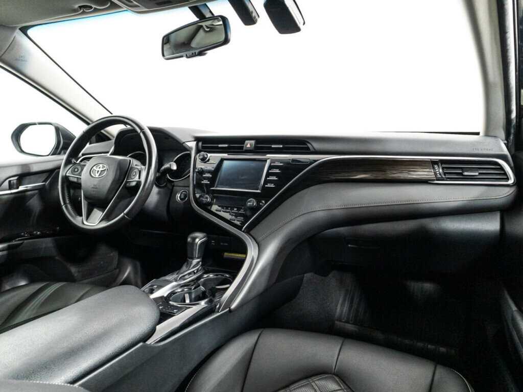 Купить Toyota Camry с пробегом. Фото: #8