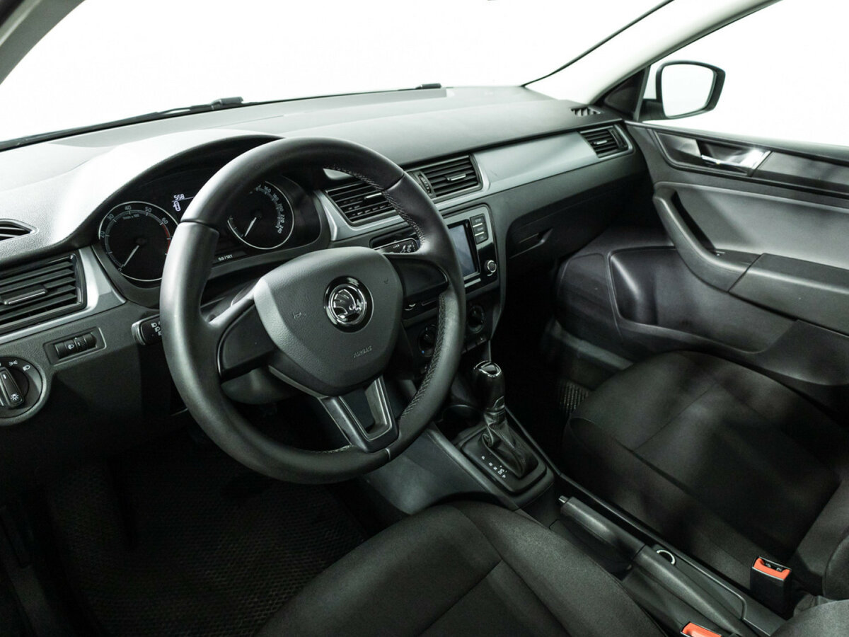 Купить Skoda Rapid с пробегом. Фото: #10