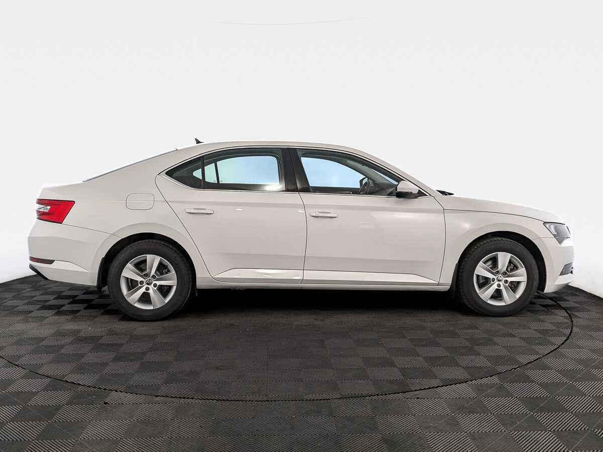 Купить Skoda Superb с пробегом. Фото: #3