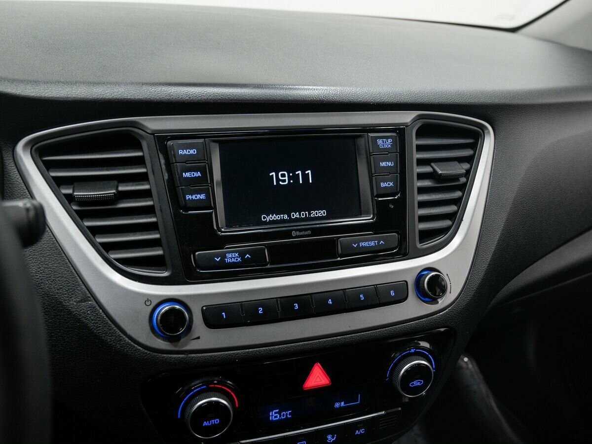 Купить Hyundai Solaris с пробегом. Фото: #19