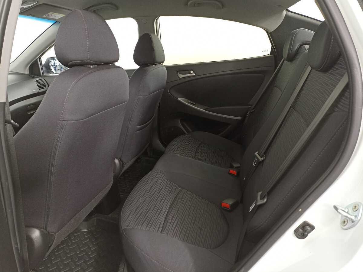 Купить Hyundai Solaris с пробегом. Фото: #11