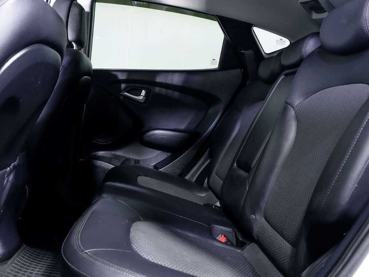 Купить Hyundai ix35 с пробегом. Фото: #10