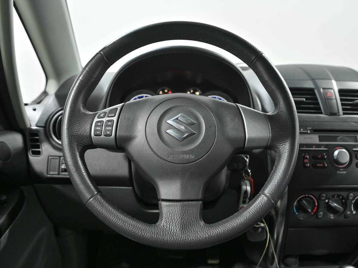 Купить Suzuki SX4 с пробегом. Фото: #8