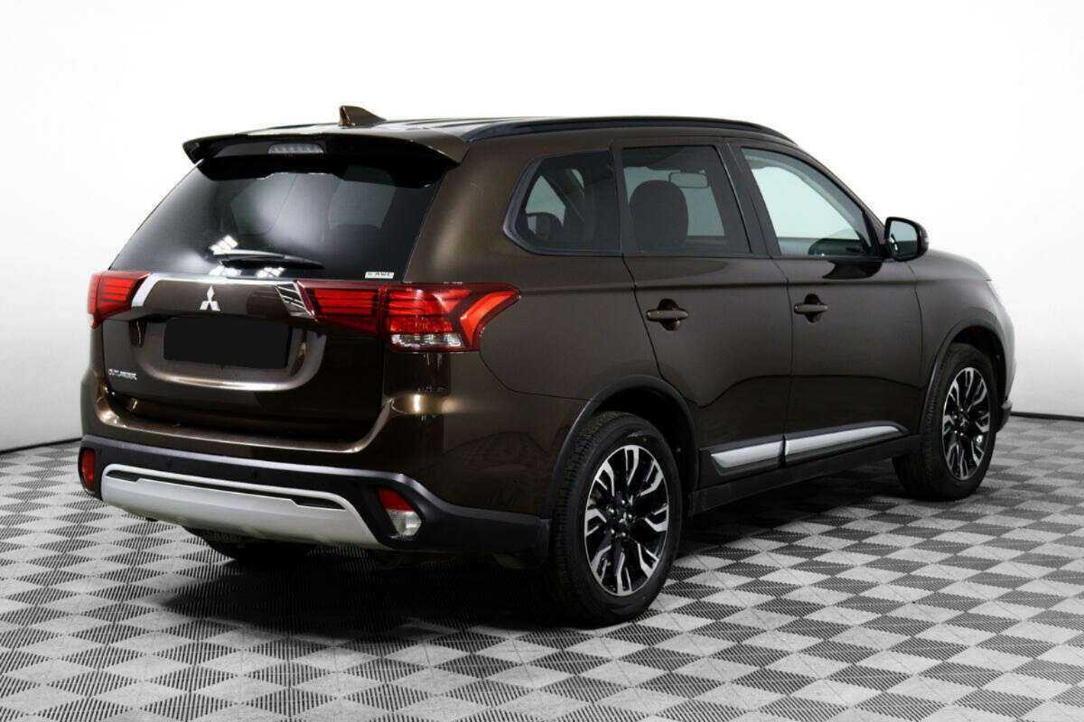Купить Mitsubishi Outlander с пробегом. Фото: #4