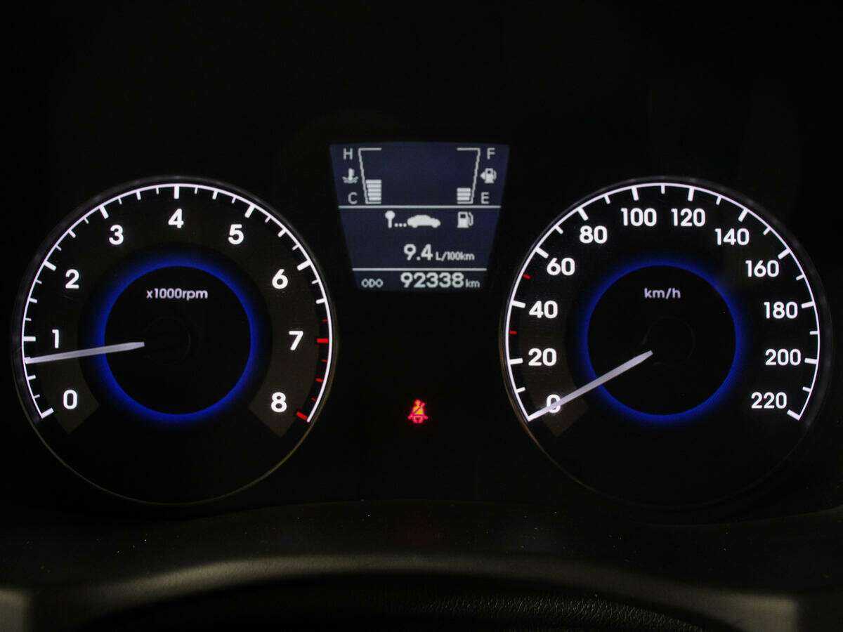 Купить Hyundai Solaris с пробегом. Фото: #8