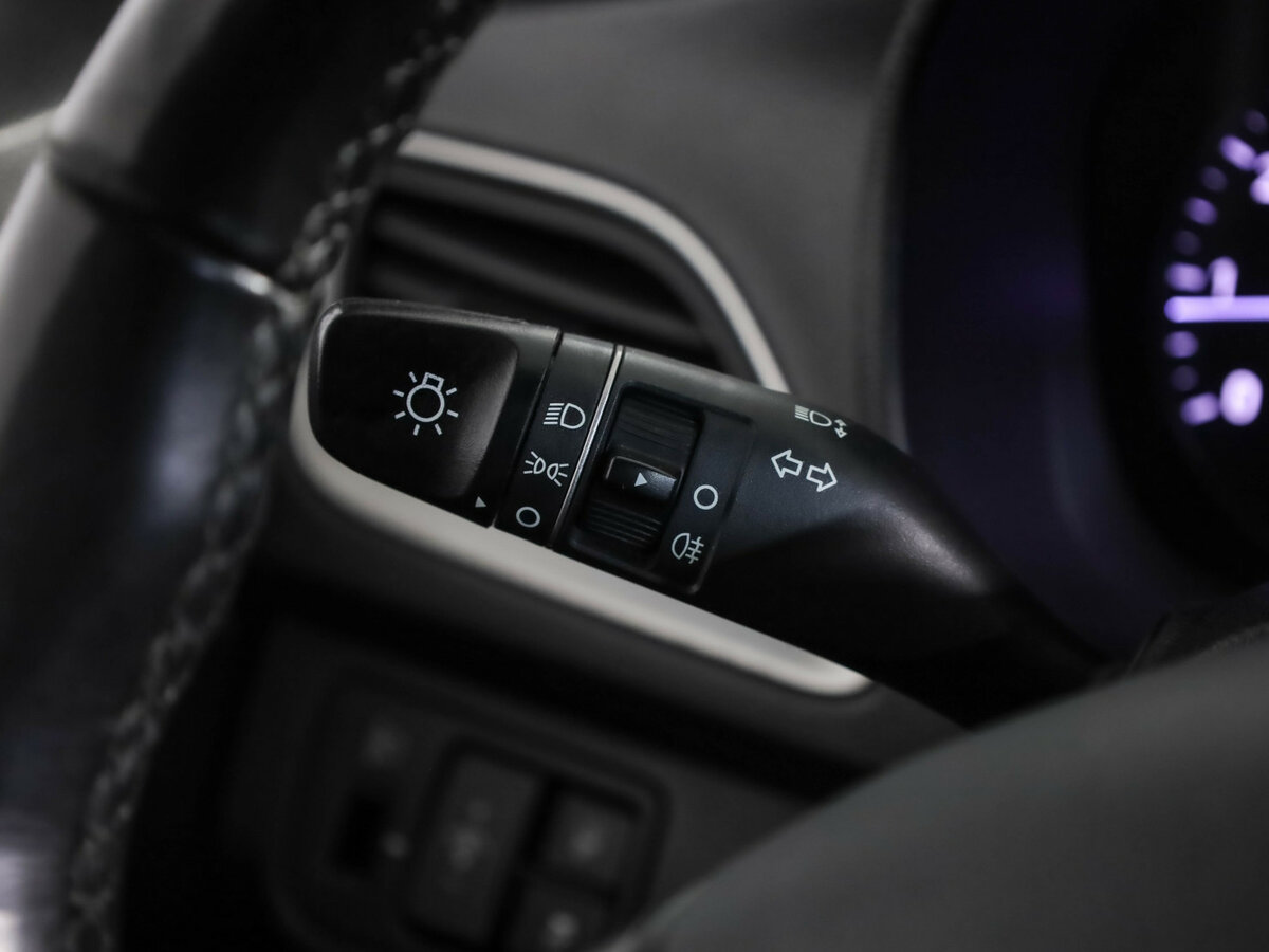 Купить Hyundai Solaris с пробегом. Фото: #11