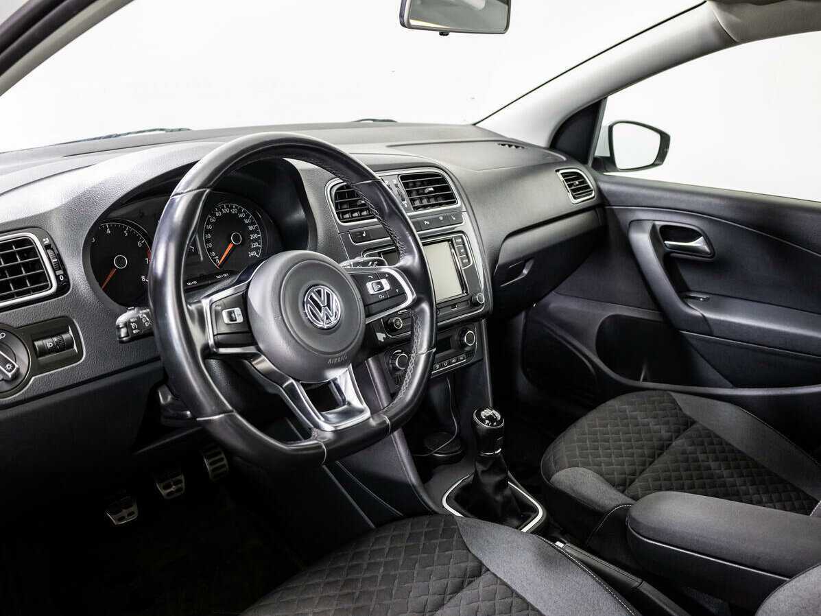 Купить Volkswagen Polo с пробегом. Фото: #8