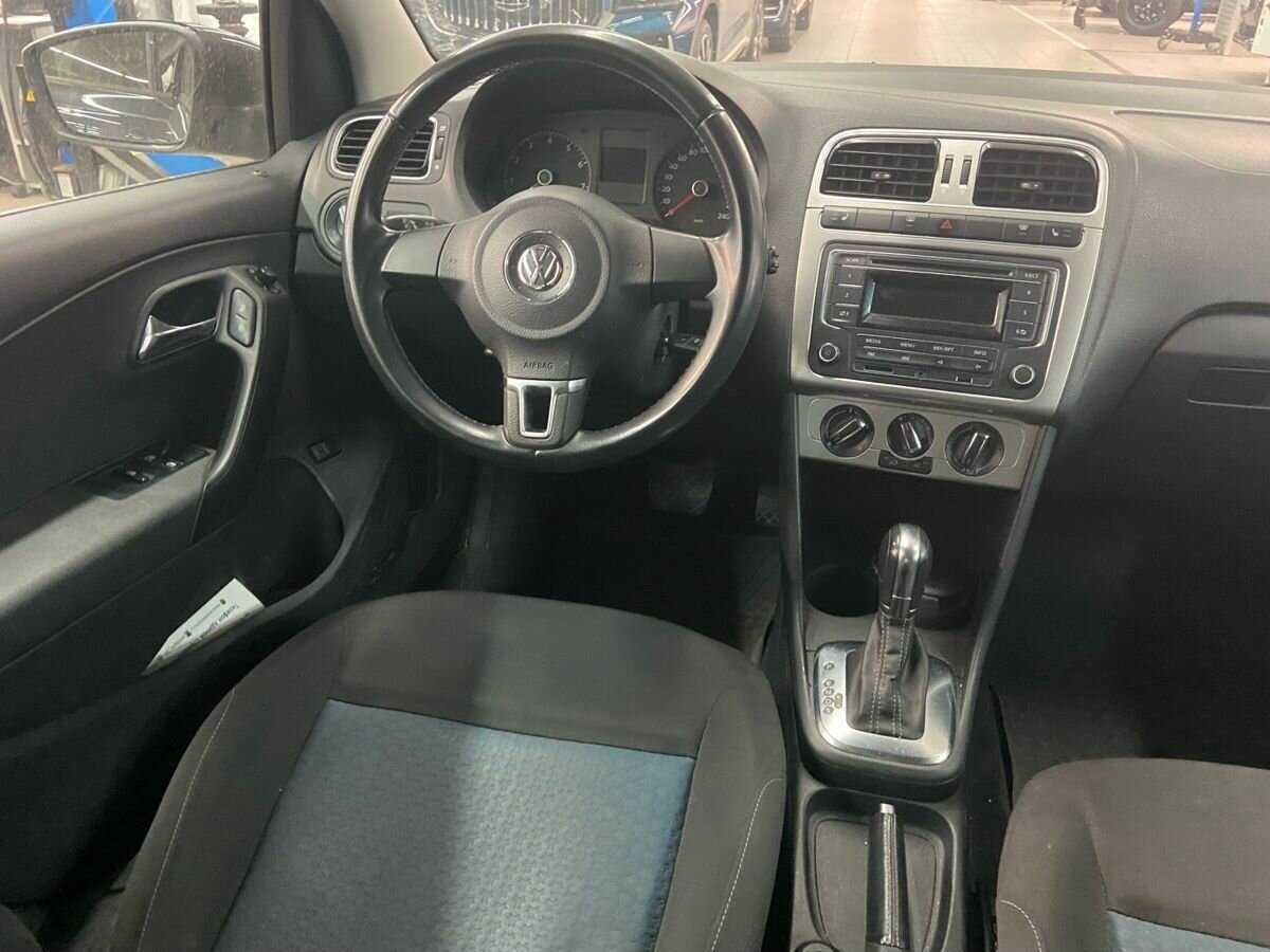 Купить Volkswagen Polo с пробегом. Фото: #8