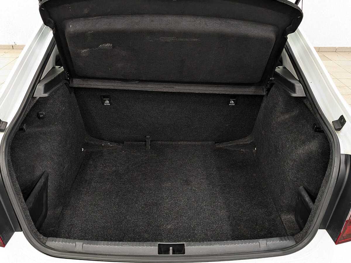 Купить Skoda Rapid с пробегом. Фото: #9
