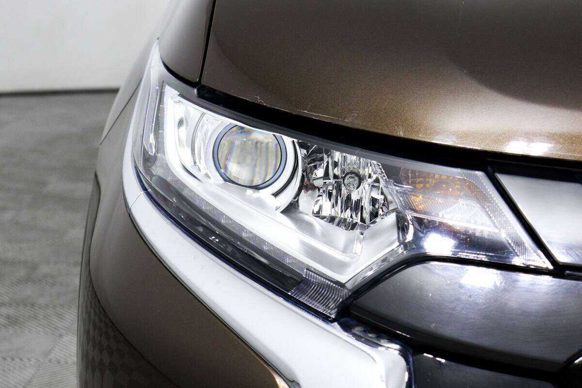 Купить Mitsubishi Outlander с пробегом. Фото: #15
