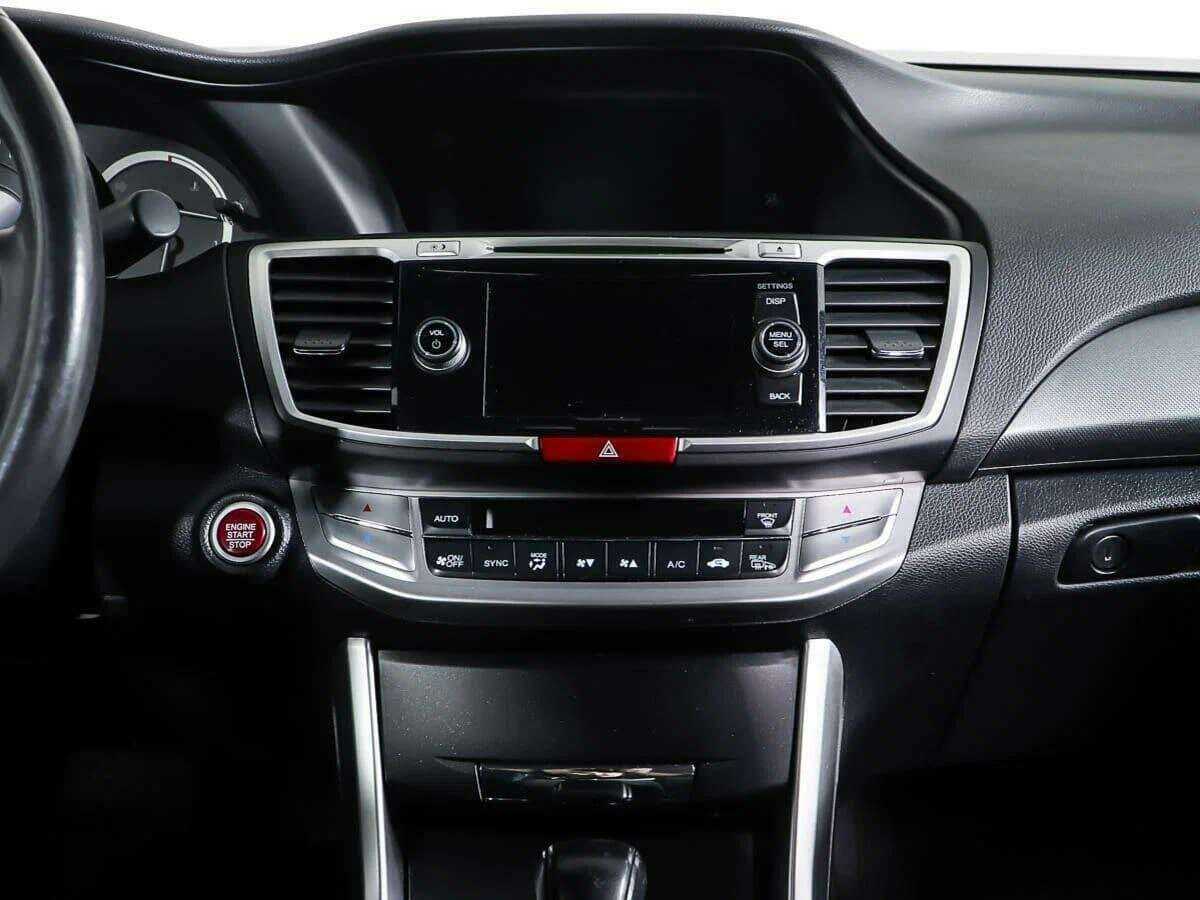 Купить Honda Accord с пробегом. Фото: #12