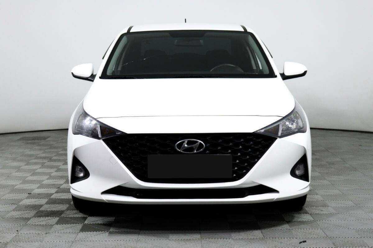 Купить Hyundai Solaris с пробегом. Фото: #1