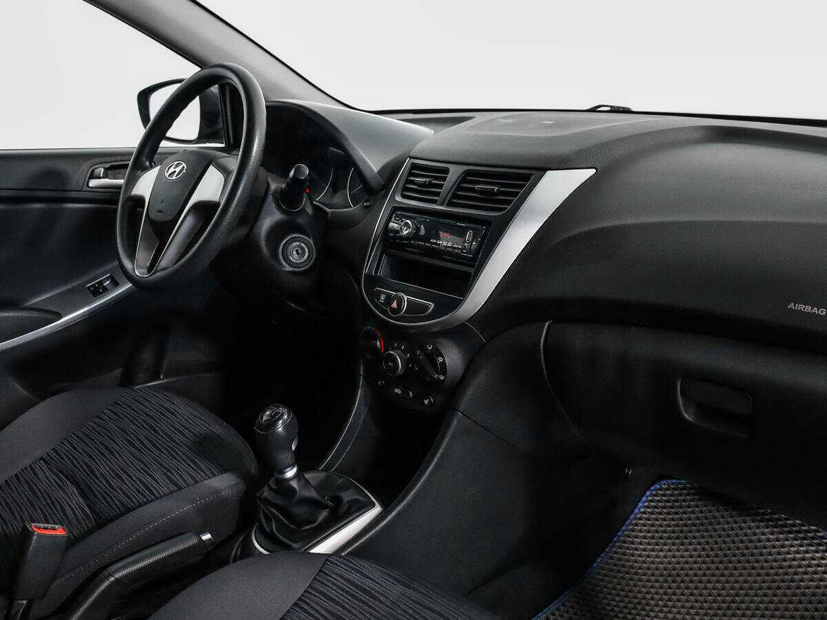 Купить Hyundai Solaris с пробегом. Фото: #8