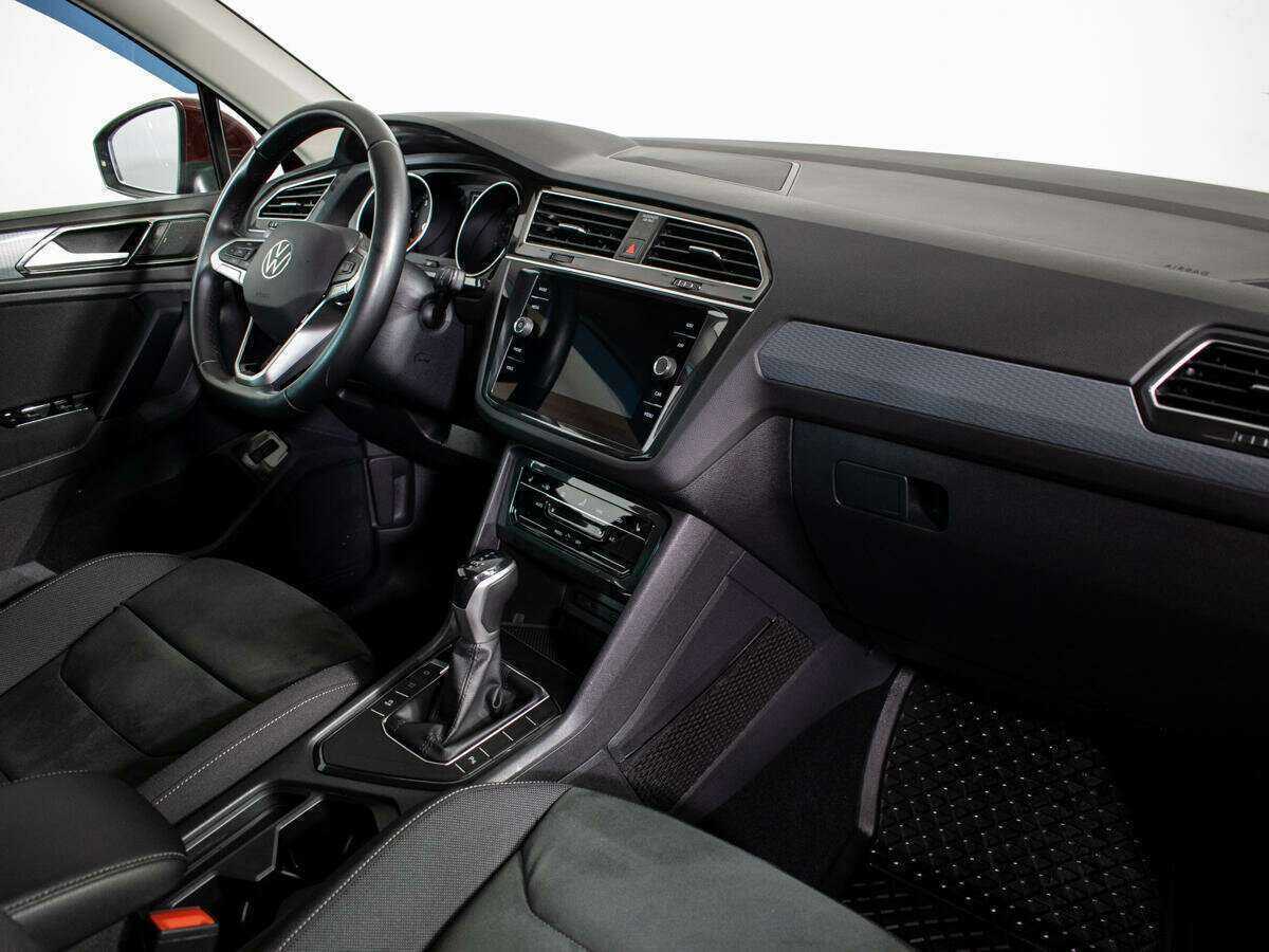 Купить Volkswagen Tiguan с пробегом. Фото: #8
