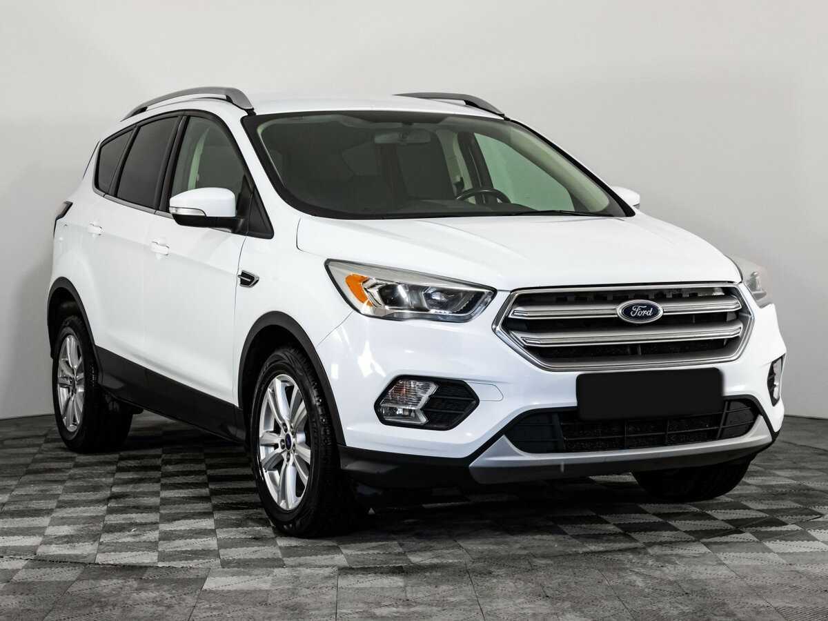 Купить Ford Kuga с пробегом. Фото: #2