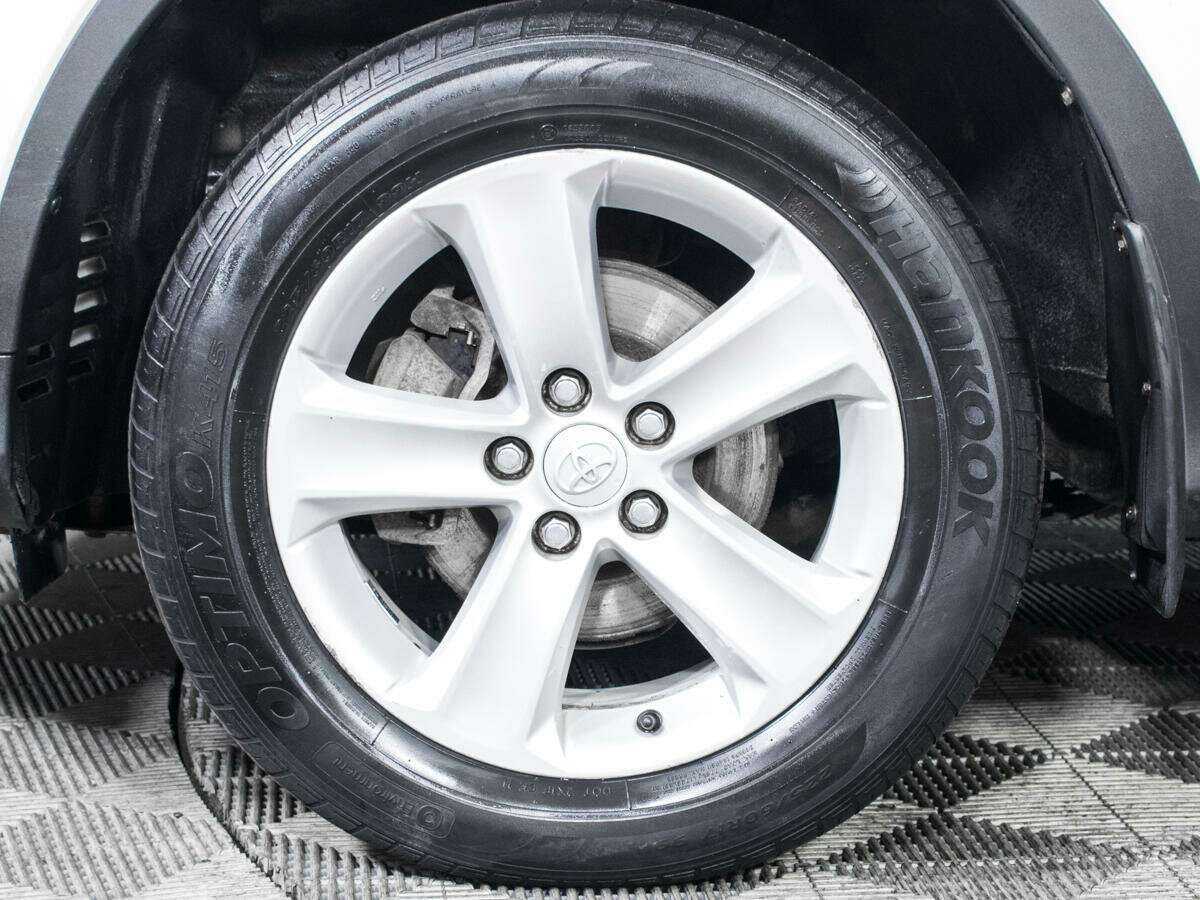Купить Toyota RAV4 с пробегом. Фото: #13