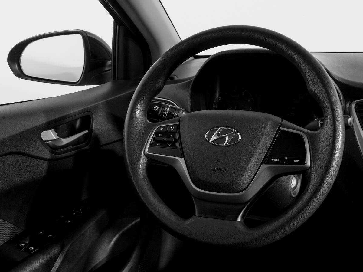 Купить Hyundai Solaris с пробегом. Фото: #11