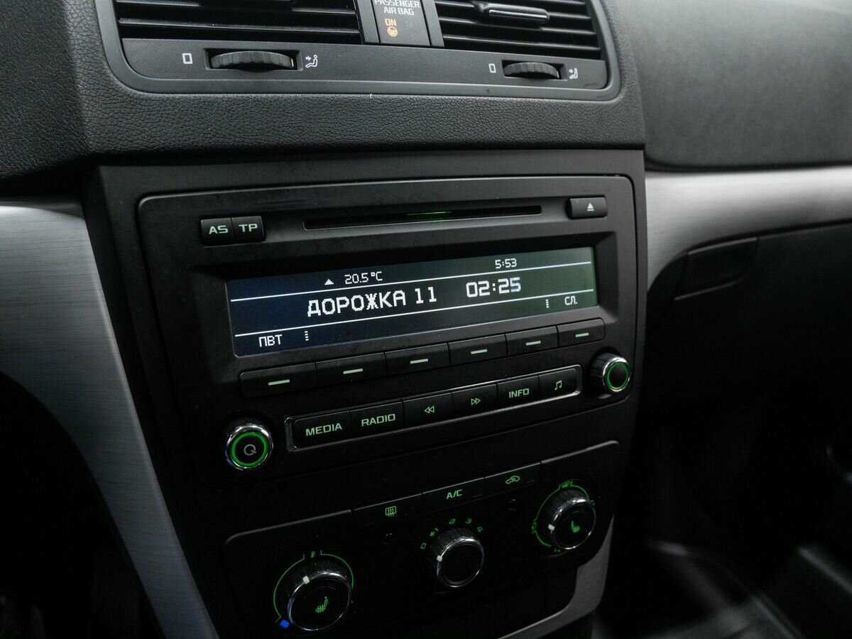 Купить Skoda Yeti с пробегом. Фото: #19