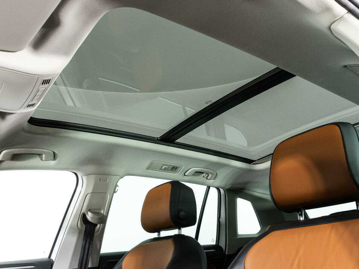 Купить Volkswagen Tiguan с пробегом. Фото: #12