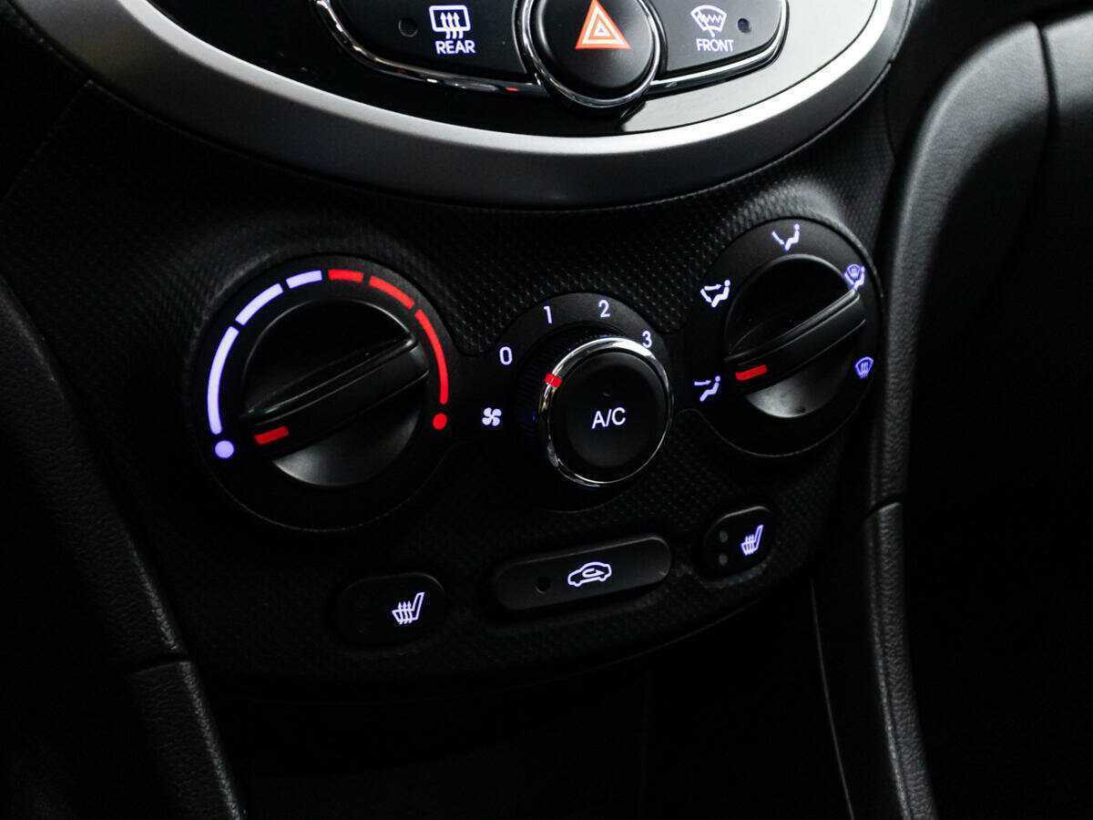 Купить Hyundai Solaris с пробегом. Фото: #12