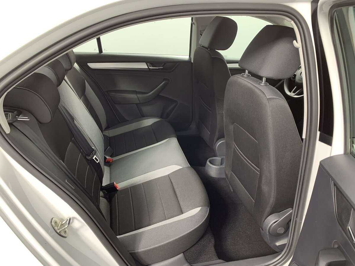 Купить Skoda Rapid с пробегом. Фото: #16