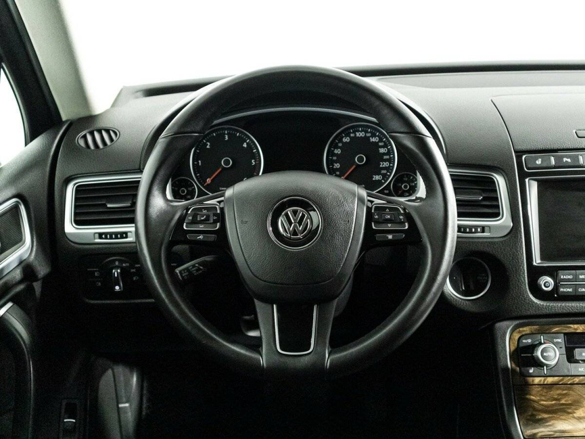 Купить Volkswagen Touareg с пробегом. Фото: #22