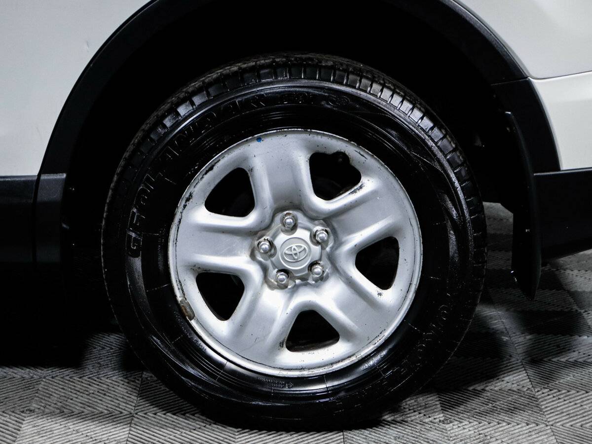 Купить Toyota RAV4 с пробегом. Фото: #14