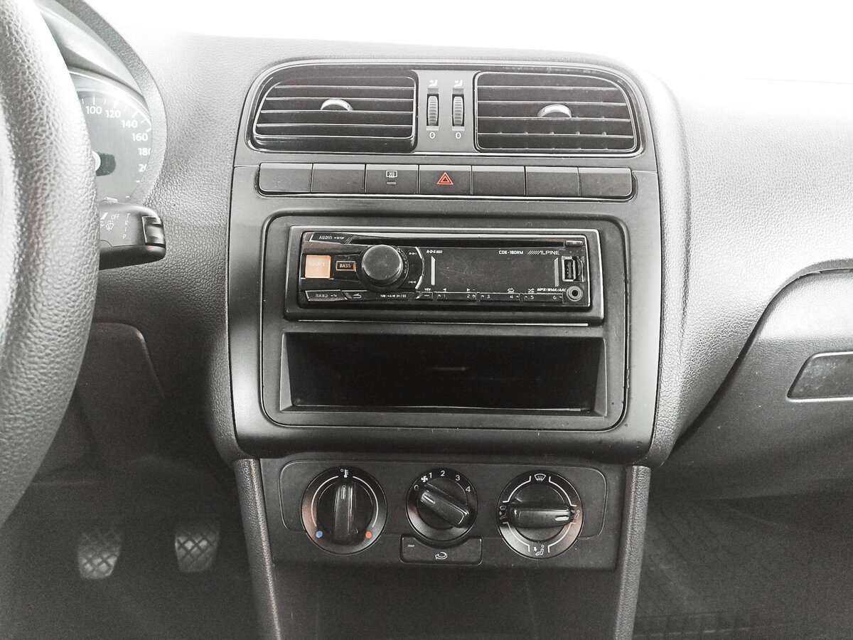 Купить Volkswagen Polo с пробегом. Фото: #11