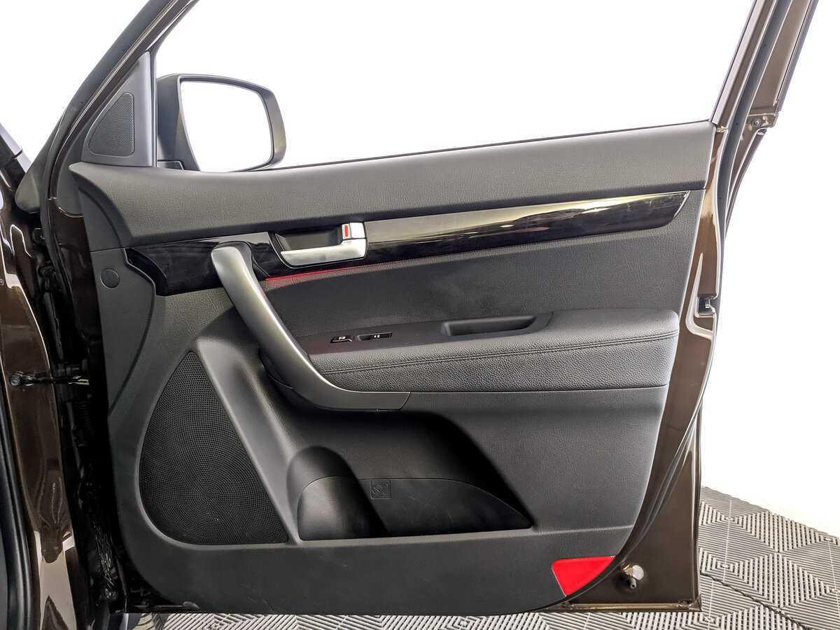 Купить Kia Sorento с пробегом. Фото: #23