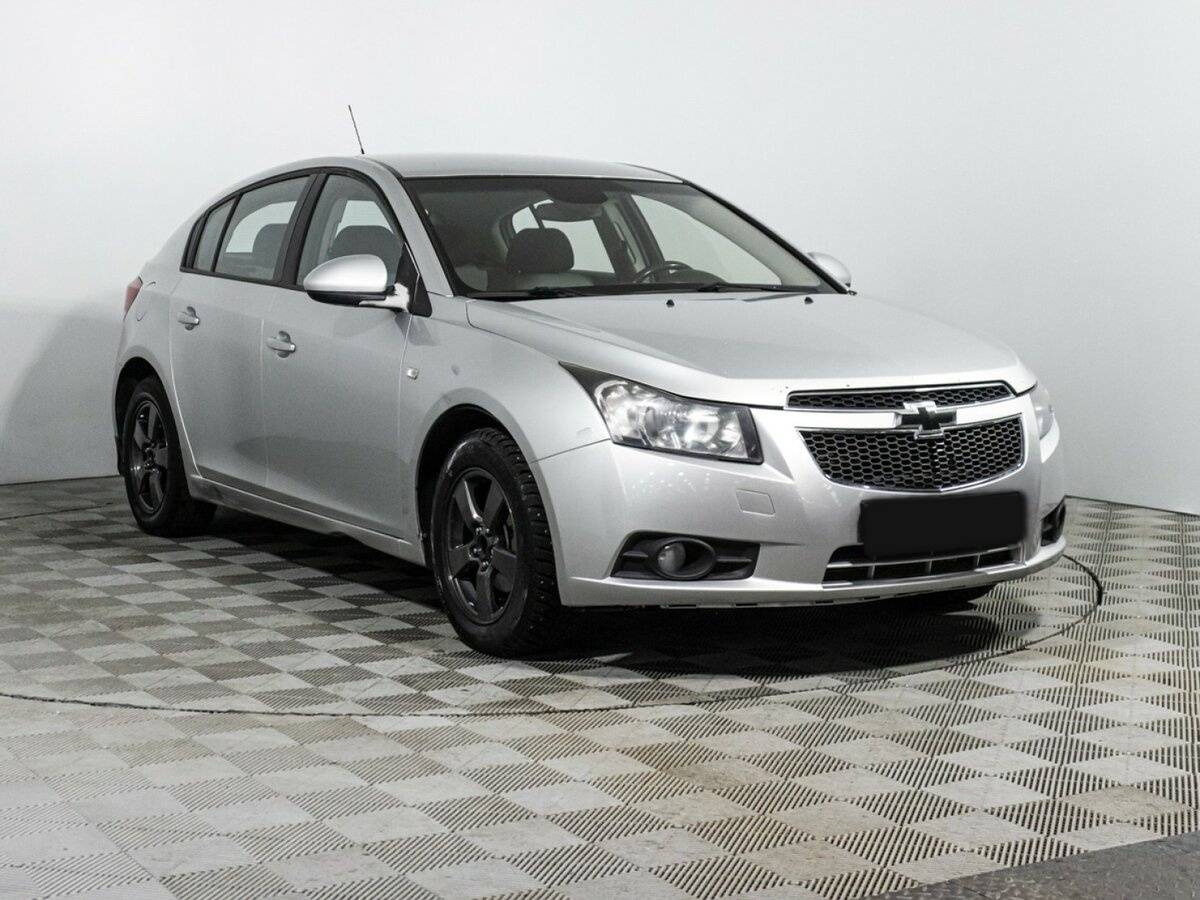 Купить Chevrolet Cruze с пробегом. Фото: #2