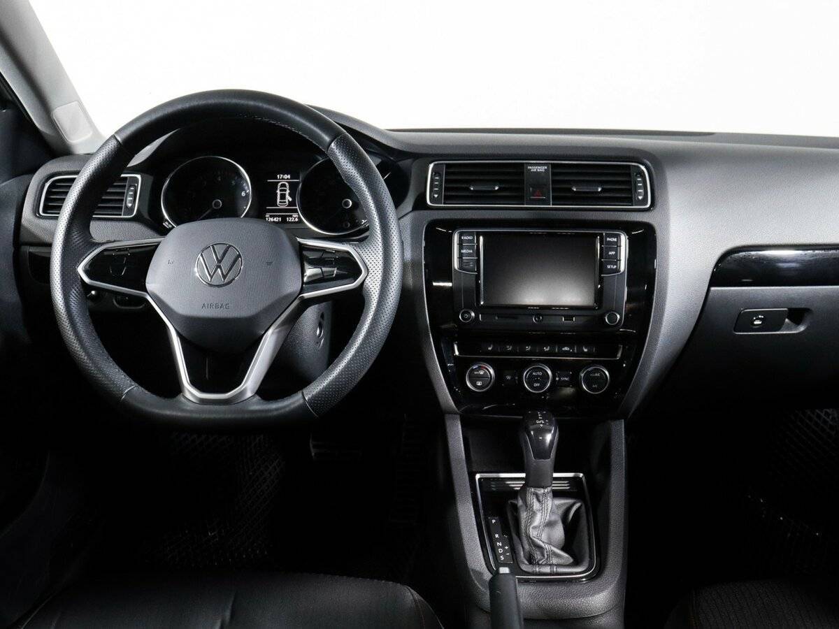 Купить Volkswagen Jetta с пробегом. Фото: #11