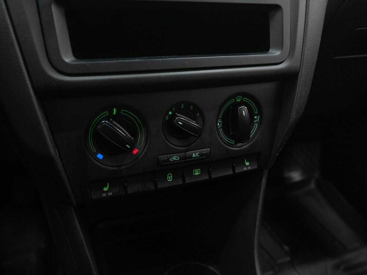 Купить Skoda Rapid с пробегом. Фото: #15