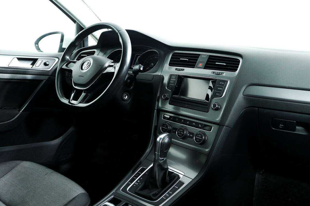 Купить Volkswagen Golf с пробегом. Фото: #8